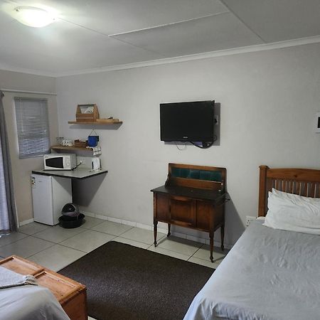 Mimosa Guesthouse Колесберг Екстериор снимка