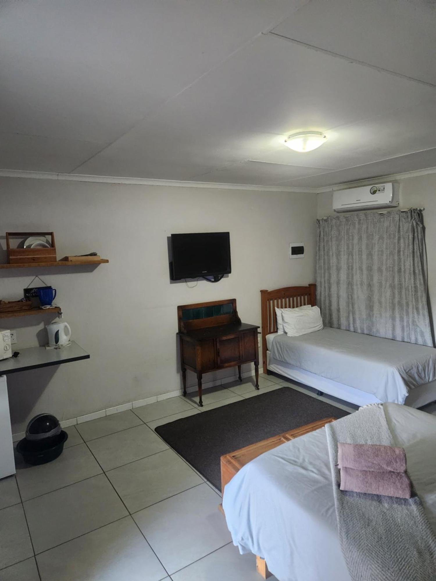 Mimosa Guesthouse Колесберг Екстериор снимка