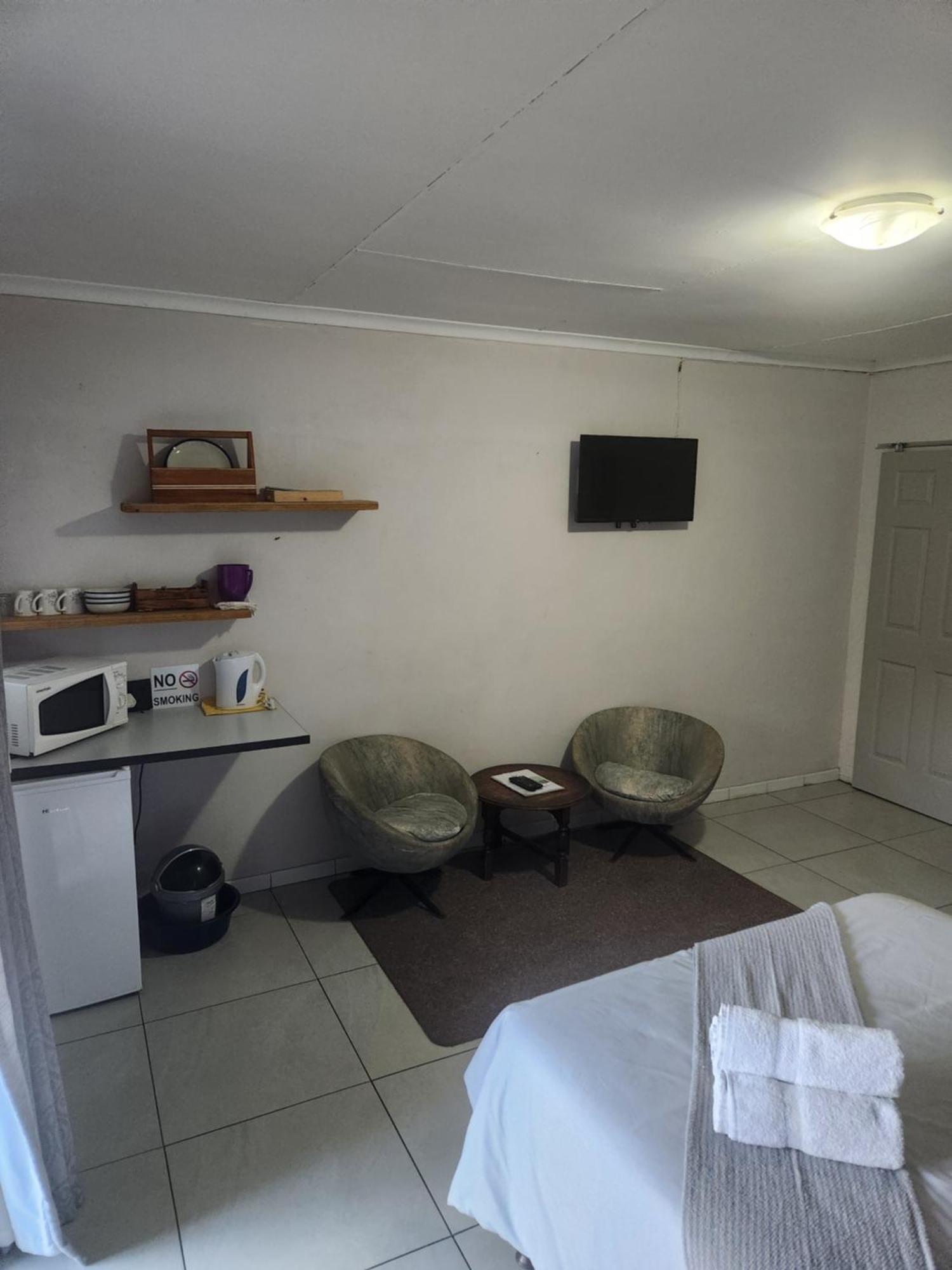 Mimosa Guesthouse Колесберг Екстериор снимка
