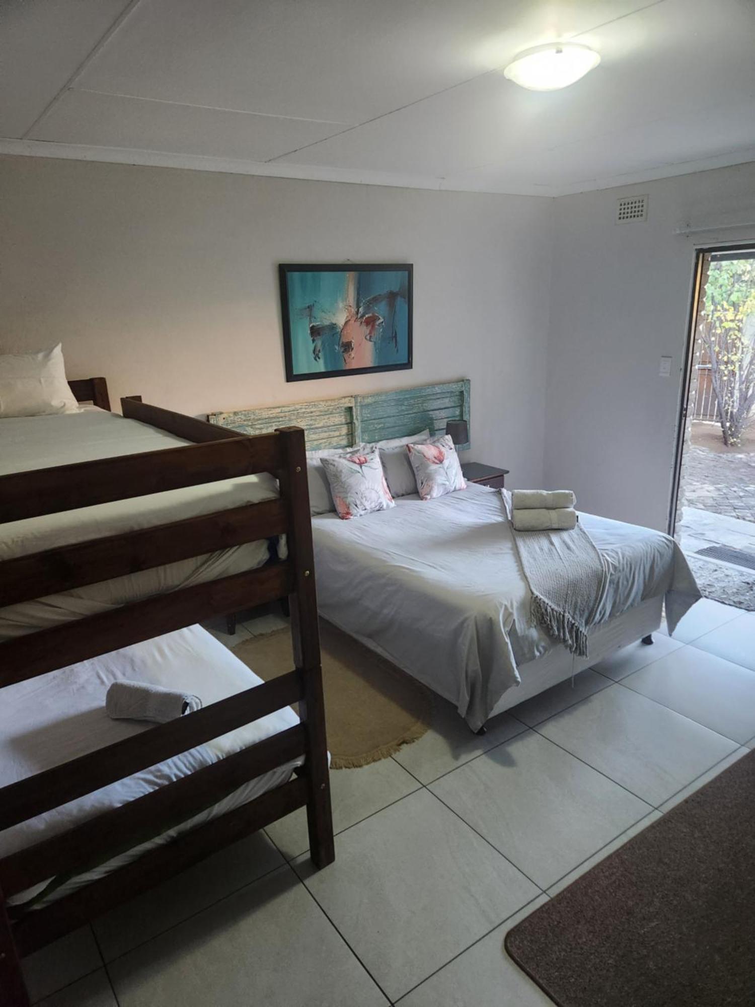 Mimosa Guesthouse Колесберг Екстериор снимка